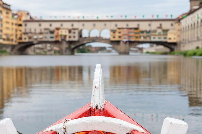 Florence River Cruise on a Traditional Barchetto - The Vasari Corridor and Medici shortcuts