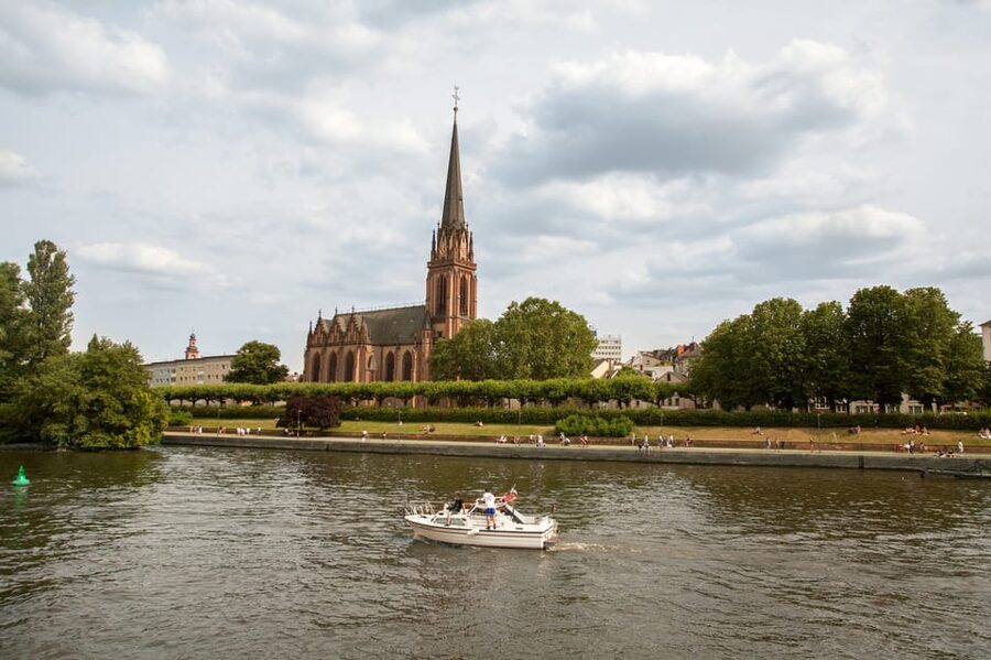 Frankfurt: 1-Hour Panorama Boat Cruise on the river Main - Choosing your seat on the KD boat
