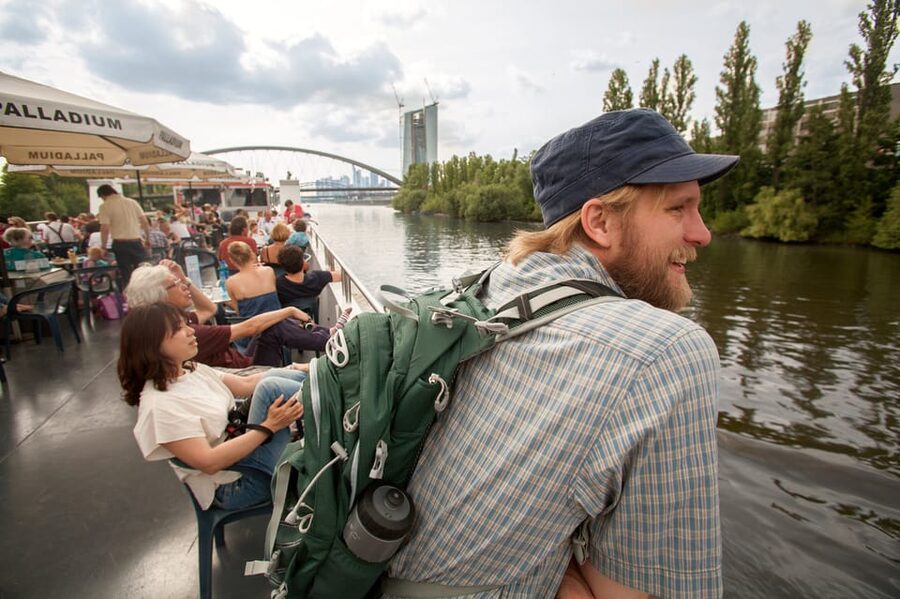 Frankfurt: 1-Hour Panorama Boat Cruise on the river Main - Who will enjoy this cruise most?