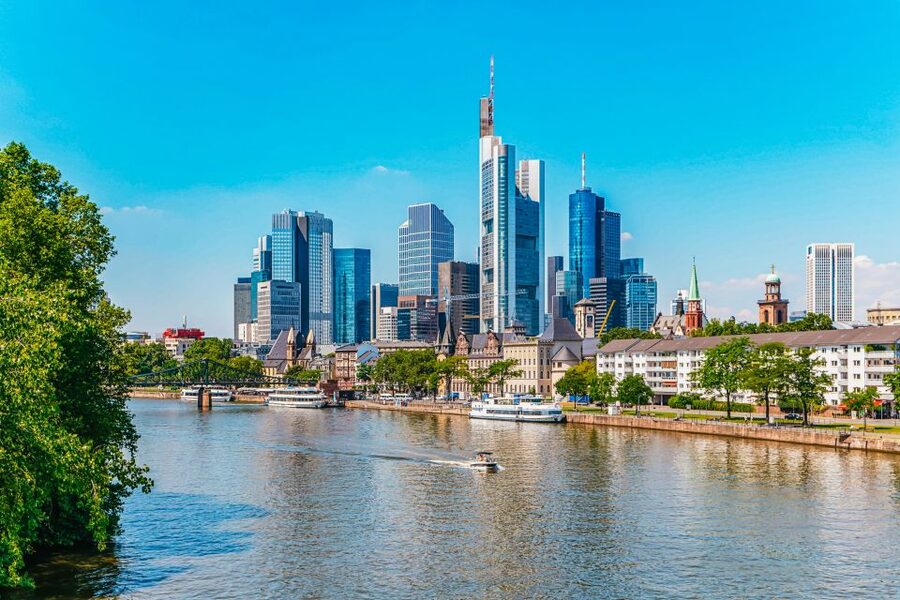 Frankfurt: River Main Sightseeing Cruise with Commentary - Sachsenhausen and the Offenbach direction