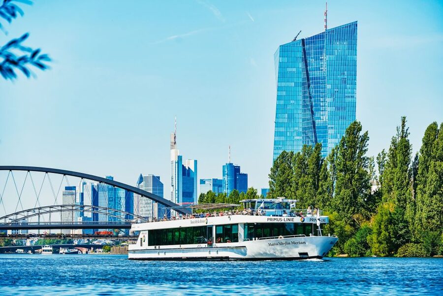 Frankfurt: River Main Sightseeing Cruise with Commentary - Finding the best seat on the boat