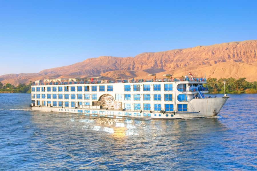 From Aswan: 4-Day Nile Cruise from Aswan to Luxor with Guide - Day 1: Philae Temple and your first night aboard