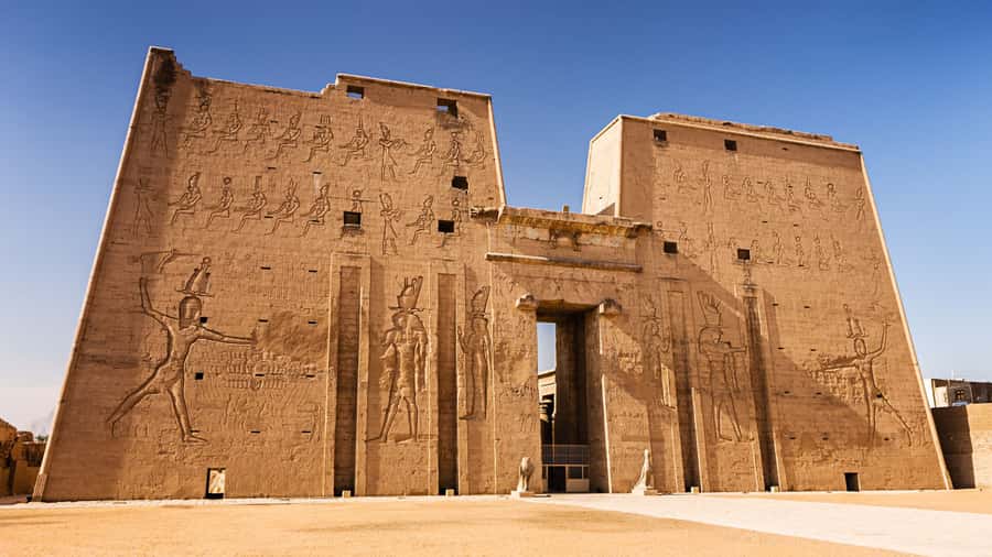 From Aswan: Overnight Nile Cruise to Luxor with Meals - Guides and communication can make or break the schedule
