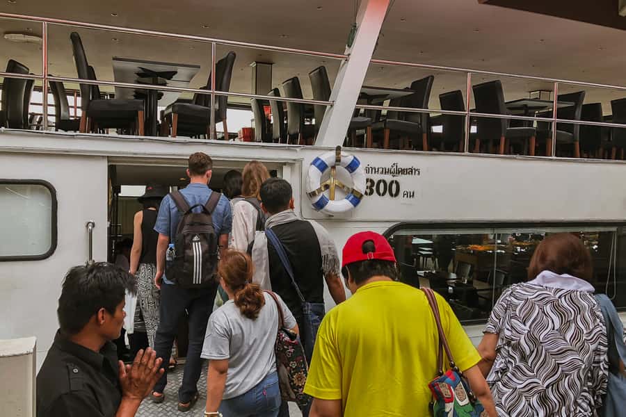 From Bangkok: Ayutthaya Day Tour by Bus with River Cruise - Guides, group pace, and what the reviews reveal