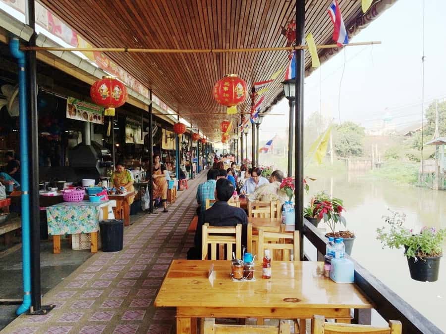 From Bangkok: Chachoengsao Tour and Bang Pakong River Cruise - Guides, Transport, and the Pace of the Day