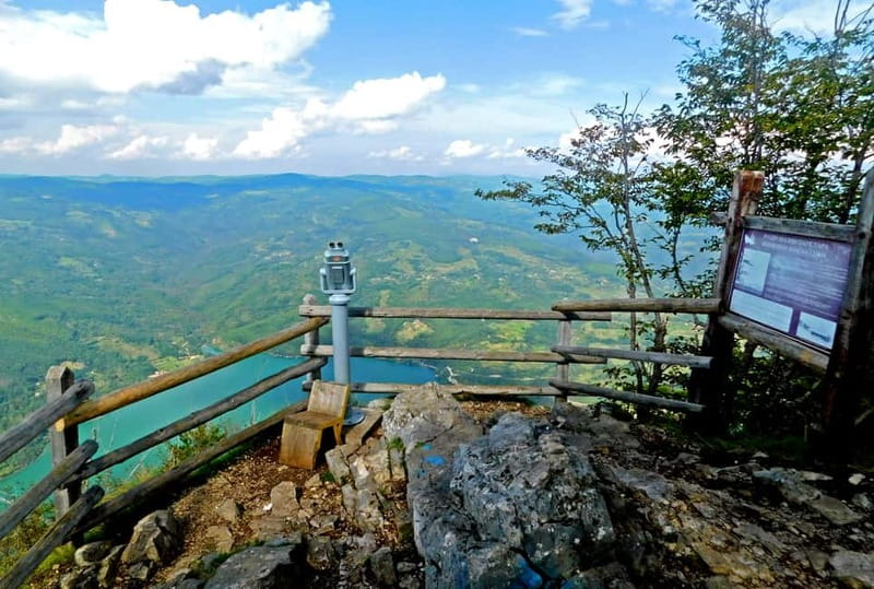 From Belgrade: Tara National Park & Drina River Valley Tour - The House on the Rock and its local setting