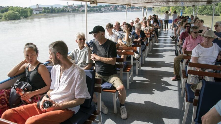 From Budapest: Danube Bend Day Trip in English - Why the Danube Bend makes a worthwhile day trip