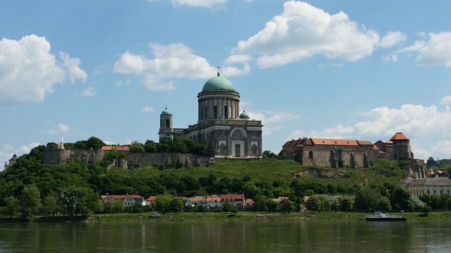From Budapest: Danube Bend Full-Day Private Tour with Lunch - Key points at a glance