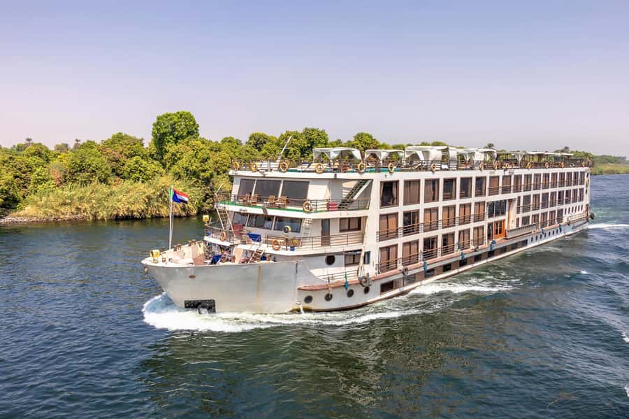From Cairo: 4-Day Nile Cruise to Aswan w/ Balloon & Flights - Cairo to Luxor, then straight to Karnak