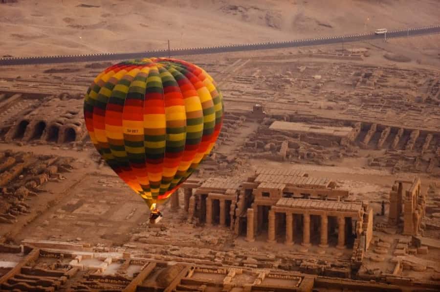 From Cairo: 4-Day Nile Cruise to Aswan w/ Balloon & Flights - Guides, languages, and the human side of the trip