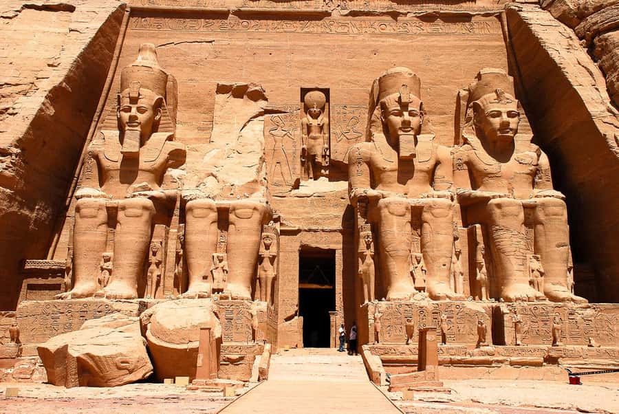From Cairo: 5-Day Tour with Nile Cruise, Balloon, & Flights - Guides, language, and the private group setup
