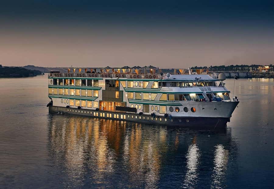From Cairo by Plane: 5 Days & 4 Nights Nile Cruise to Luxor - Day 1: Karnak and Luxor Temple after the Cairo flight