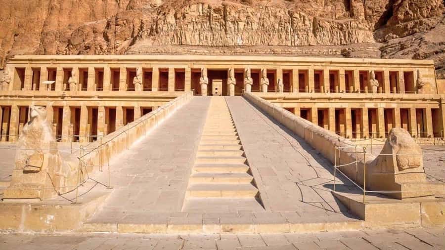 From Hurghada: 3-Day Nile Cruise to Aswan & Hot Air Balloon - Kom Ombo’s unusual double temple