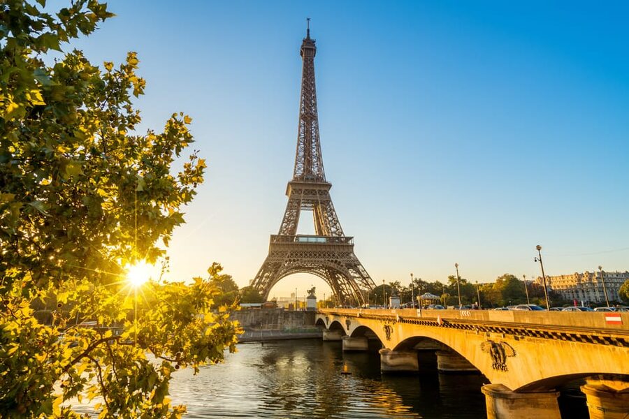 From Le Havre: Paris with River Cruise Shore Excursion - Guide quality and the human side of the tour