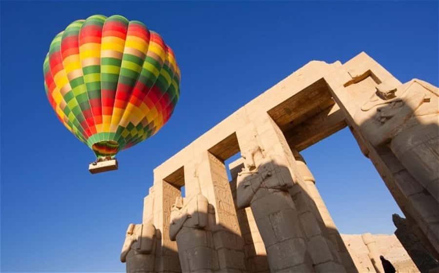From Luxor: 3-Night Nile Cruise to Aswan and Hot Air Balloon - Day two: balloon light and the royal tombs