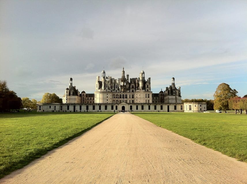 From Paris: Loire Valley Castles & Orleans Guided Tour - Orléans: Joan of Arc and a medieval old town