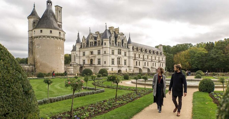 From Paris: Loire Valley Castles Tour with Hotel Transfers - Should You Book It?