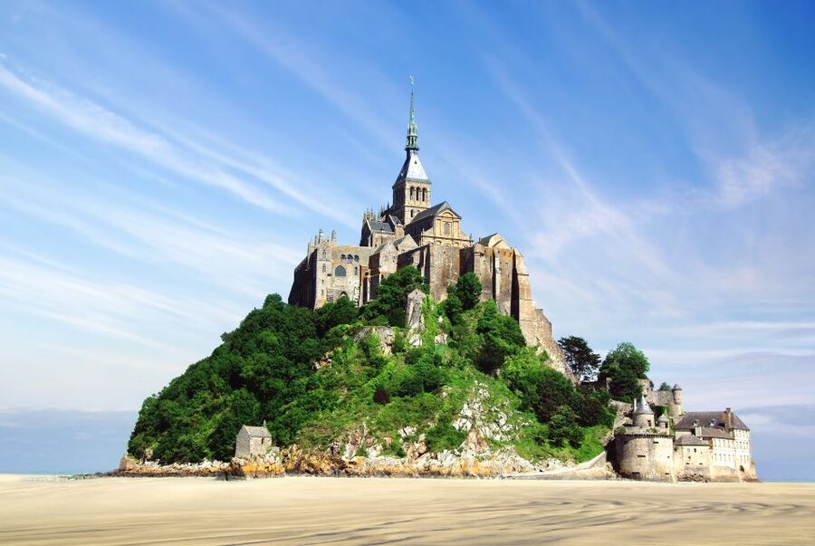 From Paris: Mont St Michel and Loire Valley 2 Day Tour - From Cunault and Saumur toward the Loire Valley