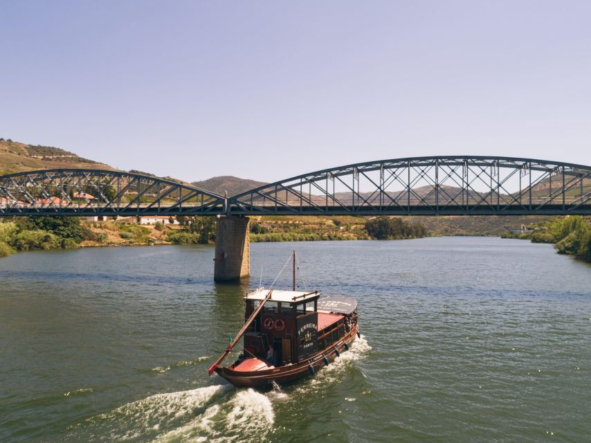 From Pinhão: Douro Valley Rabelo Boat Tour with Audio Guide - The route from Quinta do Bomfim to Ventozelo