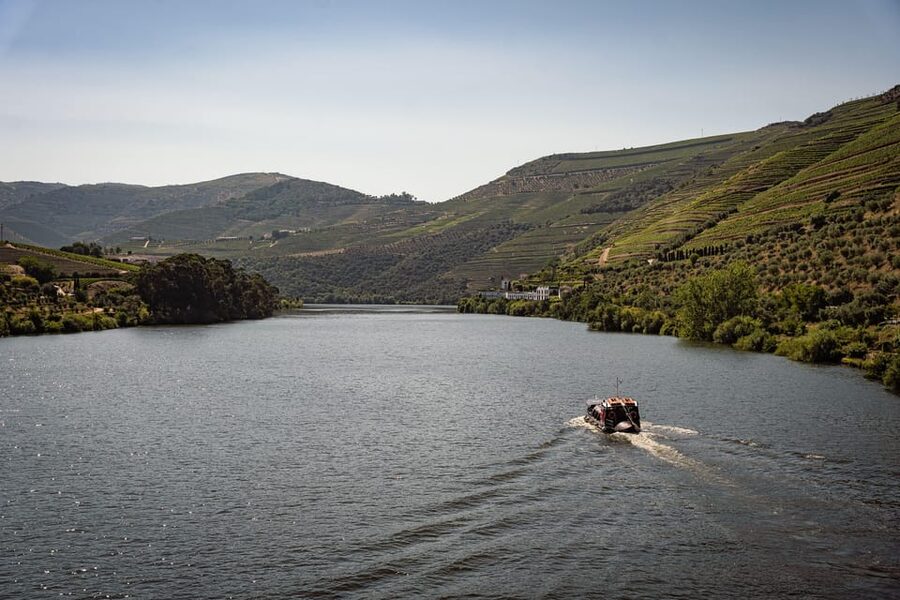 From Pinhão: Douro Valley Rabelo Boat Tour with Port Wine - From Pinhão to the first vineyards
