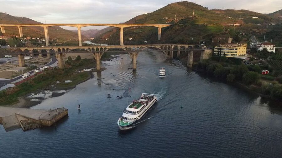 From Porto: Douro River Cruise, Winery Visit & Lunch - Meeting the boat at Estiva Quay