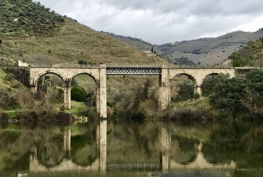 From Porto: Private Douro Valley Tour with Cruise and Wine - Lunch with time to sit down