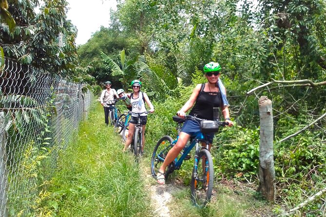 Full Day Off The Beaten Track the Mekong Delta. - Lunch, fruit, coffee, and the useful breaks