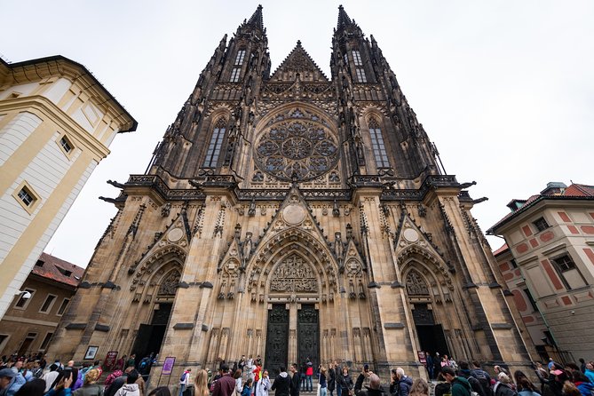Full-Day Prague Tour with Prague Castle, Lunch and Vltava Cruise - Prague Castle means courtyards, walls, and the noon ceremony