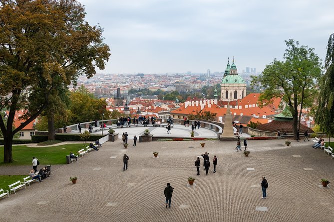 Full-Day Prague Tour with Prague Castle, Lunch and Vltava Cruise - Old Town Square and the Astronomical Clock