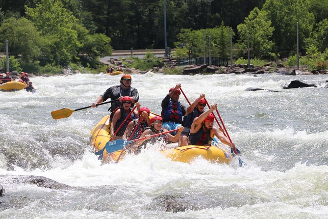 Full Ocoee River Rafting Adventure with a Riverside Lunch - Lunch beside the river