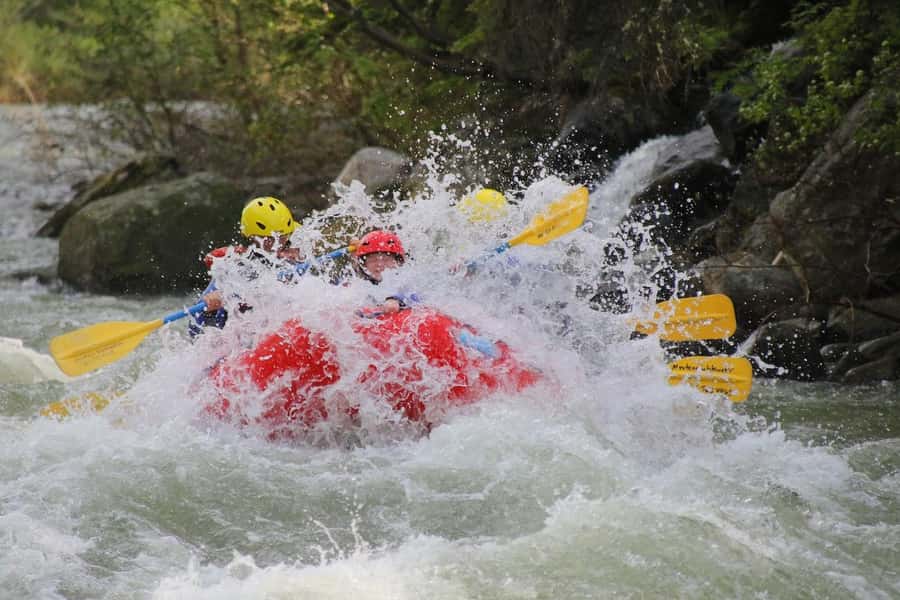 Gallatin Gateway: Rafting Trip on the Gallatin River (I-III) - Safety instruction before the first rapid
