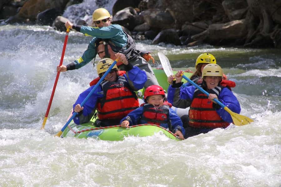 Gallatin Gateway: Rafting Trip on the Gallatin River (I-III) - Arriving at the Gallatin Canyon office