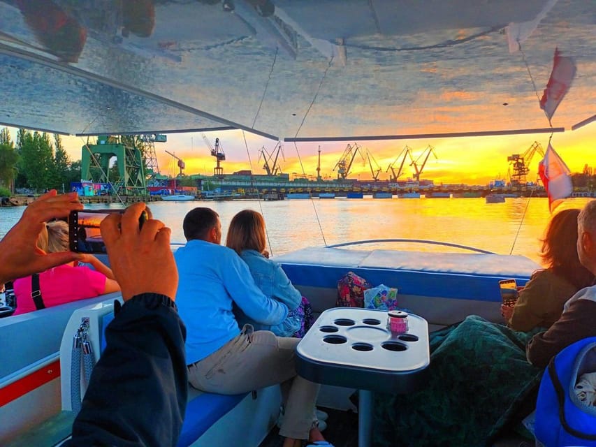 Gdańsk: Motława River Eco Cruise at Sunset with Prosecco - Prosecco, music, and the tone on board