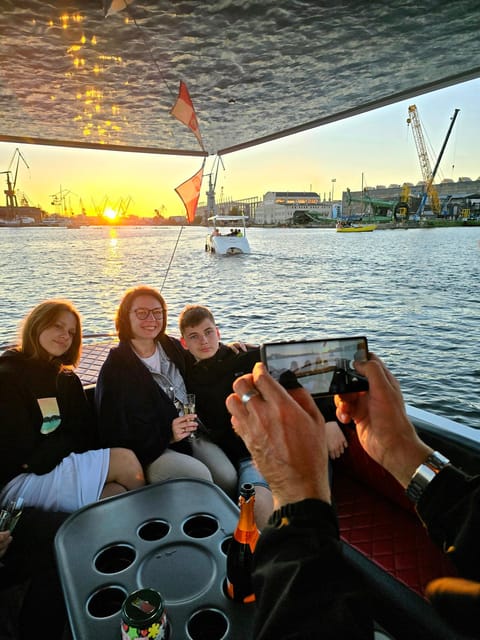 Gdańsk: Motława River Eco Cruise at Sunset with Prosecco - Who should book this Gdańsk boat ride?