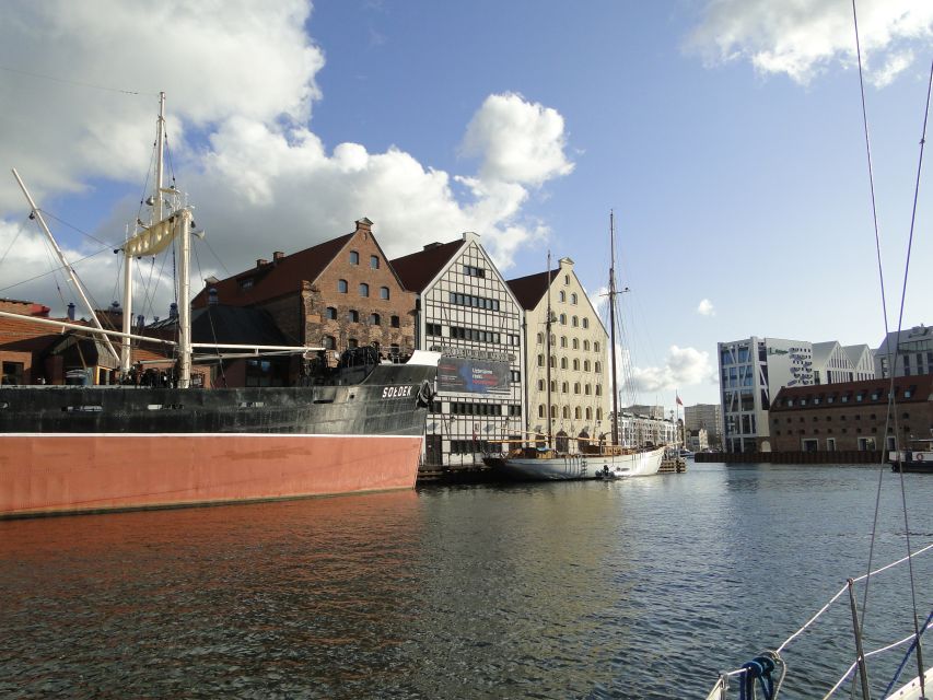 Gdańsk: Motlawa River Sightseeing Catamaran Cruise - How useful is the audio guide?