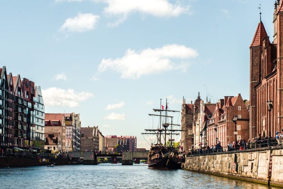 Gdańsk: Motlawa River Yacht Cruise - Starting at the Green Bridge Extension