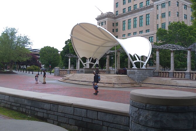 Guided Asheville E-bike Tour of River Arts, Mountains and Murals - Shady streets in Montford Historic District