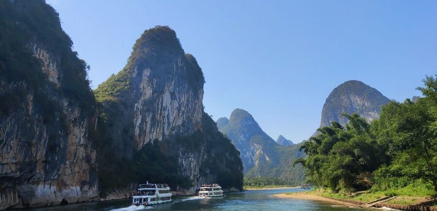 Guilin: Private Full-Day Li River Cruise and Liusanjie Show - Five hours among Guilin’s limestone peaks