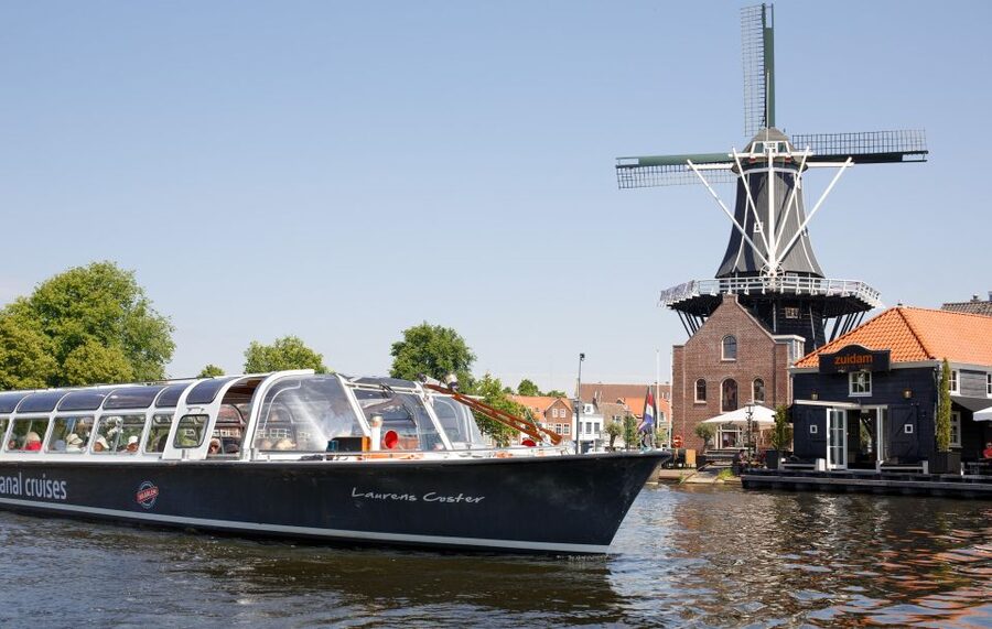 Haarlem: Dutch Windmill & Spaarne River Sightseeing Cruise - The Weighing House and old city façades