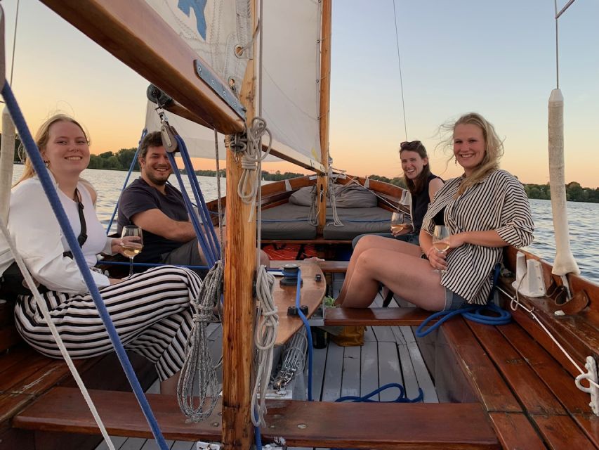 Hamburg: Alster River Sailboat Tour with Sundowner - Setting out from Hamburg’s Outer Alster