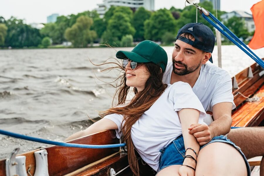 Hamburg: Alster River Sailing Tour on a 2-Masted Sailboat - Relaxing when you are not sailing