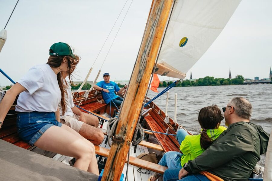 Hamburg: Alster River Sailing Tour on a 2-Masted Sailboat - The first minutes aboard the mahogany cutter