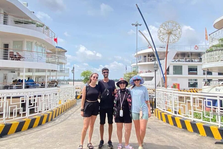 HCM: Cu Chi Tunnels and Mekong Delta Tour - Early pickup and the road to Cu Chi