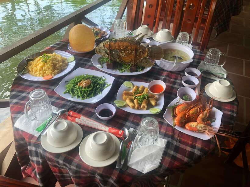HCM: Mekong Delta Islands Boat & Tuk-Tuk Tour with Tastings - How the transport changes shape the day