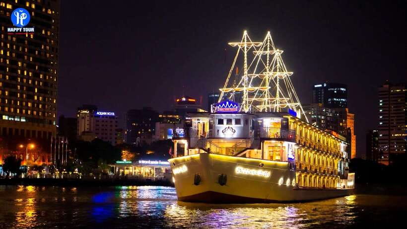HCM: Saigon River Dinner Cruise - Choosing between a car and a scooter