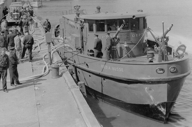 Historical and Architectural Chicago Fireboat River & Lake Cruise - How strong is the narration?