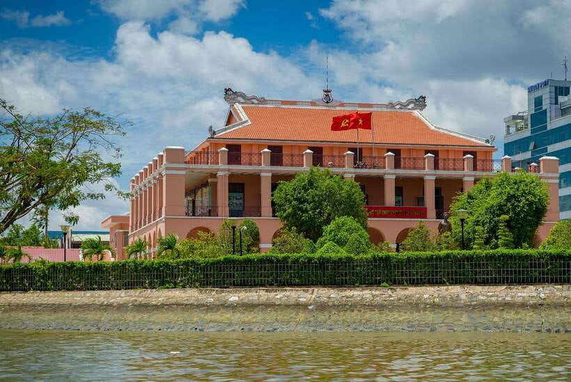 Ho Chi Minh City: Saigon River Boutique Cruise - What the $12 price really buys