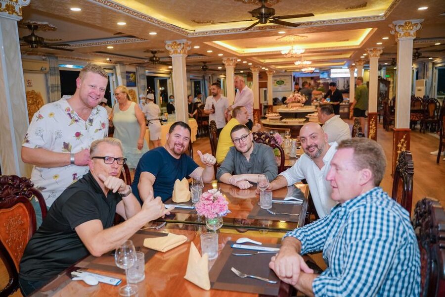 Ho Chi Minh City: Saigon River Dinner Cruise with Live Music - Key points to know before booking