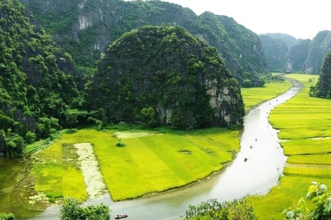 Hoa Lu Tam Coc Full-Day DELUXE Tour Including BUFFET LUNCH & River Boat Ride - Small details that make the day easier