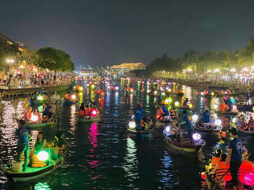 Hoi An: Lantern Boat Ride on the Hoai River - Why a small lantern matters on the Hoai River